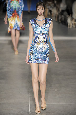 Alexander McQueen 09春夏女装发.jpg