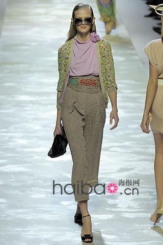 [Blumarine]09����Ůװ��Ľ�мӵĻ���ɫ��8.jpg