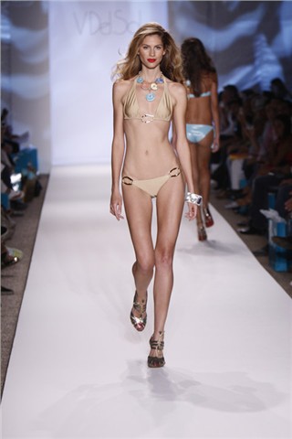 2010泳装流行趋势-V DEL SOL17.jpg