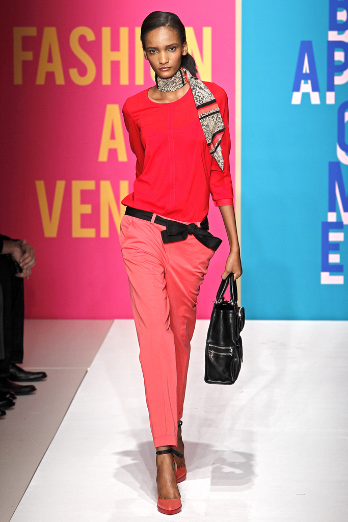 DKNY 2011春季女装流行发布高清.jpg