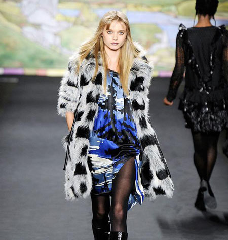 ������(Anna Sui)2010�ﶬŮװ�㳡1.jpg