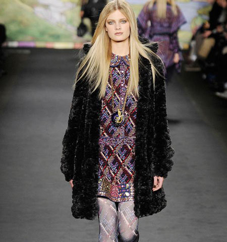 ������(Anna Sui)2010�ﶬŮװ�㳡3.jpg