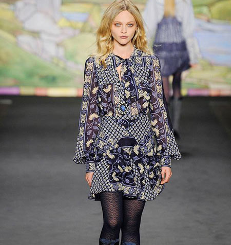 ������(Anna Sui)2010�ﶬŮװ�㳡20.jpg