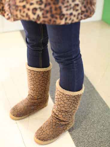 上海<em>街头</em>豹纹<em>女郎</em>_服装百事通