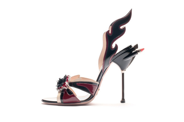 Prada2012春季火焰鞋2.jpg