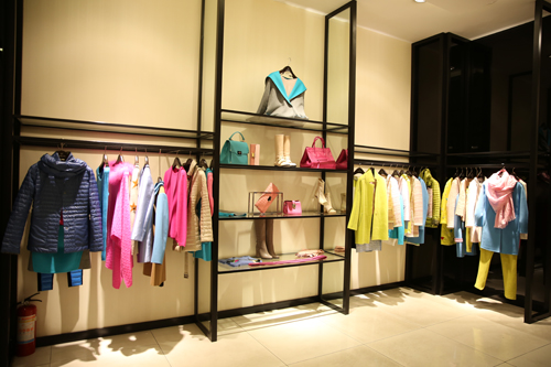 最新时尚女装店 20141230115944_2046.jpg