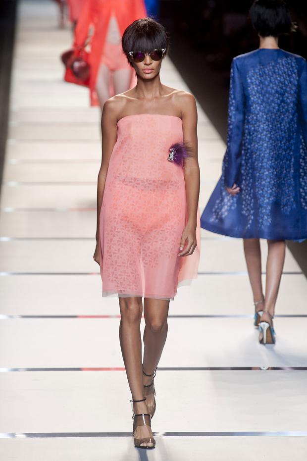 Fendi 2014春夏時(shí)裝秀16.jpg