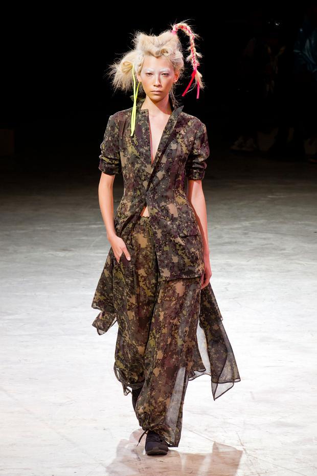 Yohji Yamamoto 2014春夏女裝秀18.jpg