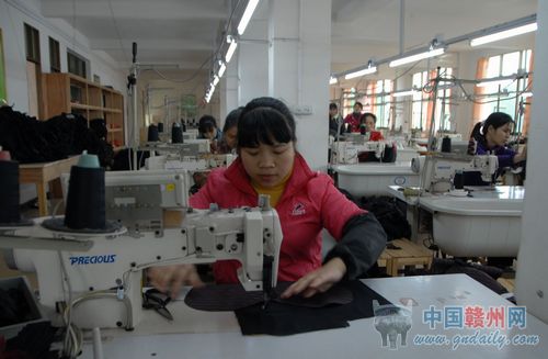 升级&#183;创牌--赣州市现代轻纺业的转型之路0.jpg