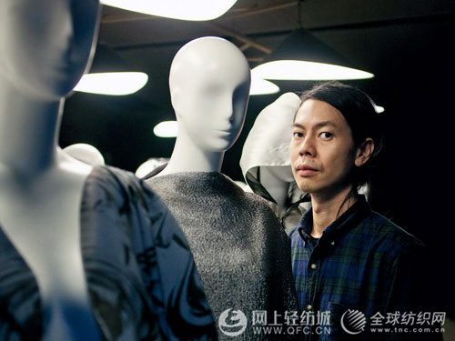 香港设计师Kim Lam：衣服上的几何密码0.jpg
