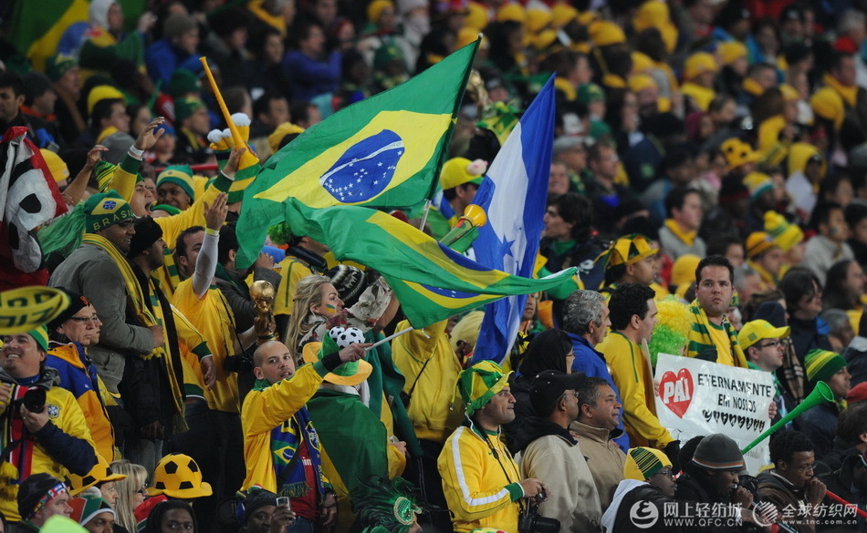 绍兴“旗王”制巴西世界杯5000万面旗帜0.jpg