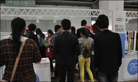 柯桥展团“亮剑”上海春季纺织服装展1.jpg