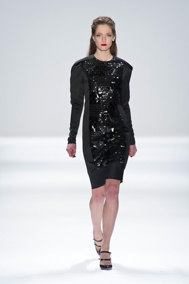 Carmen Marc Valvo 2013秋冬女装秀1.jpg