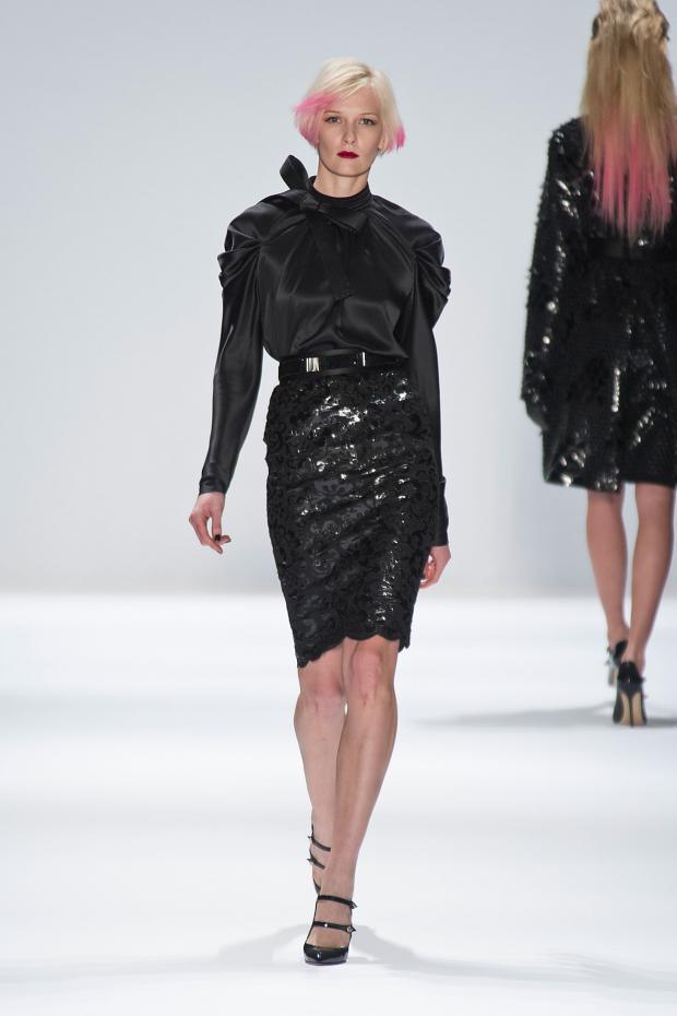 Carmen Marc Valvo 2013秋冬女装秀2.jpg