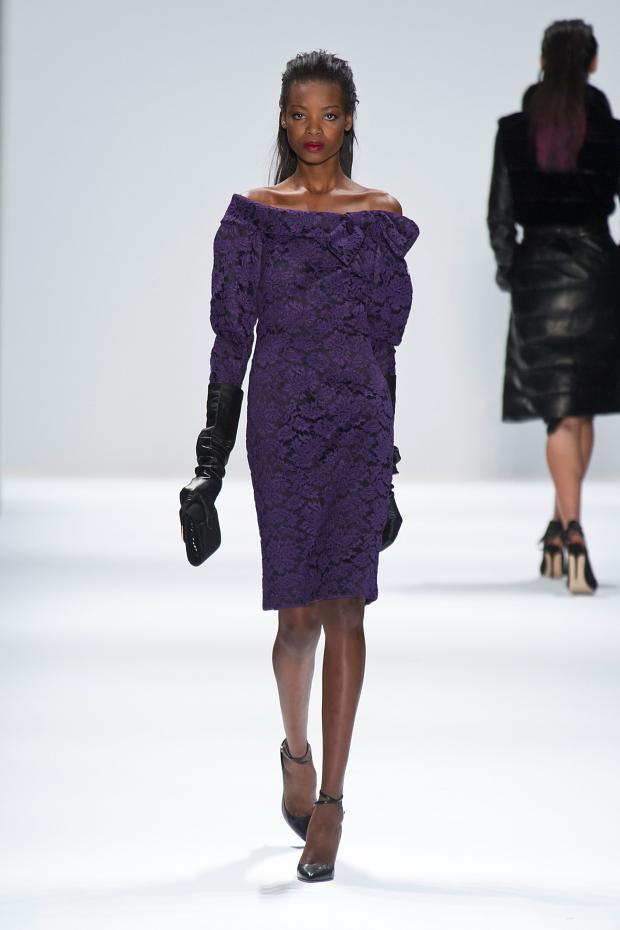 Carmen Marc Valvo 2013秋冬女装秀10.jpg