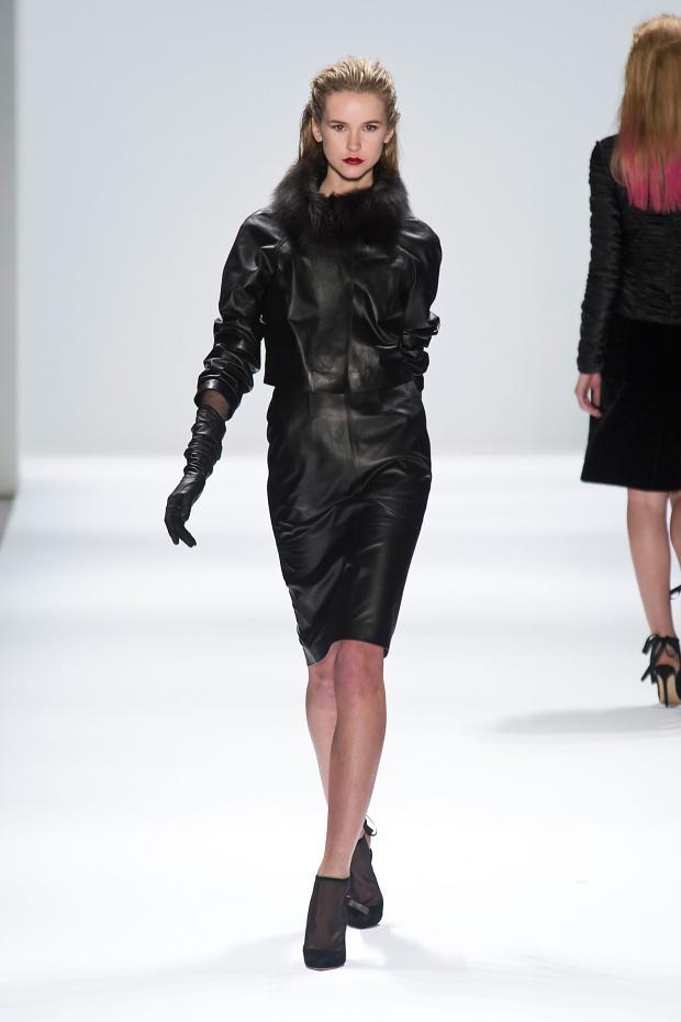 Carmen Marc Valvo 2013秋冬女装秀11.jpg