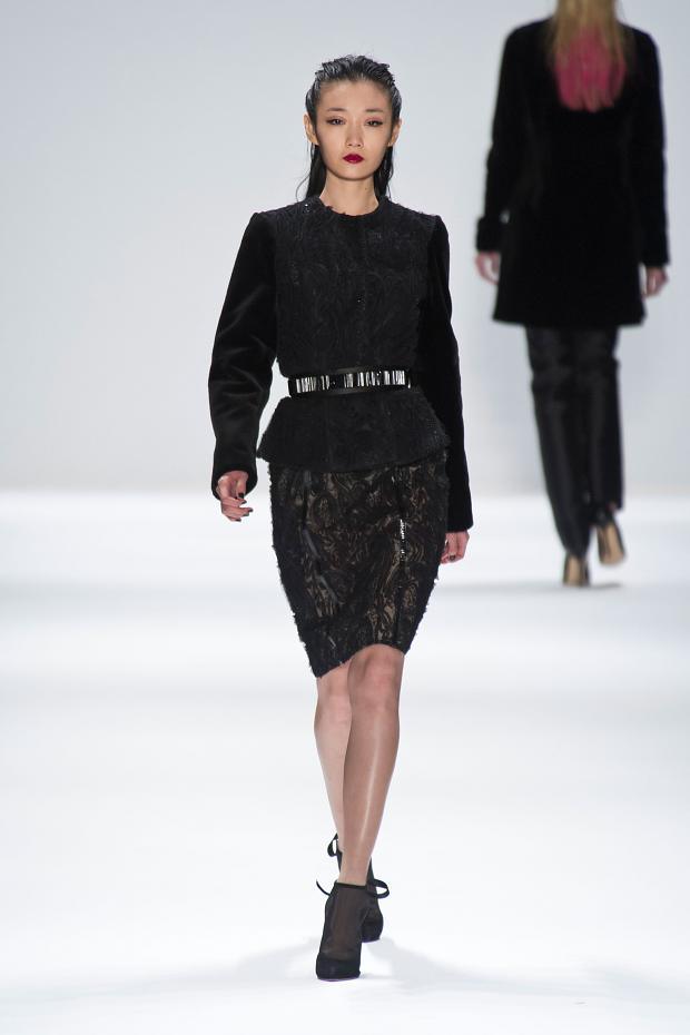 Carmen Marc Valvo 2013秋冬女装秀17.jpg