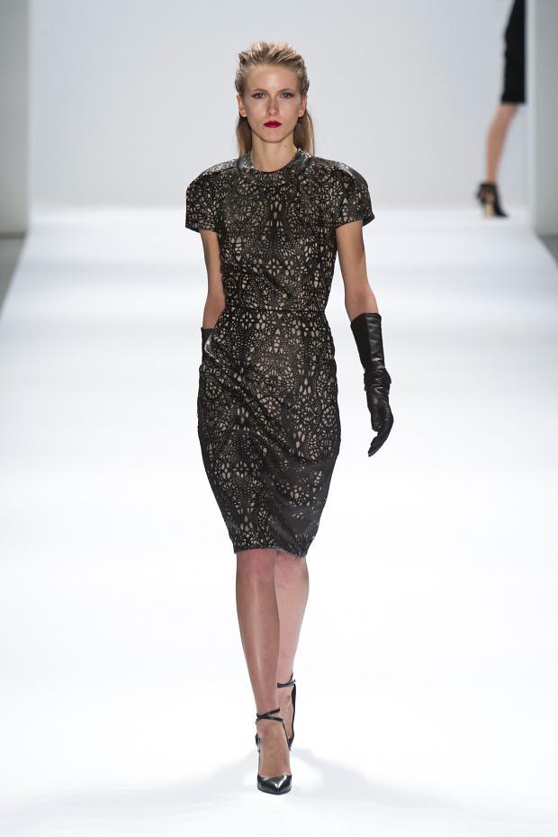 Carmen Marc Valvo 2013秋冬女装秀18.jpg