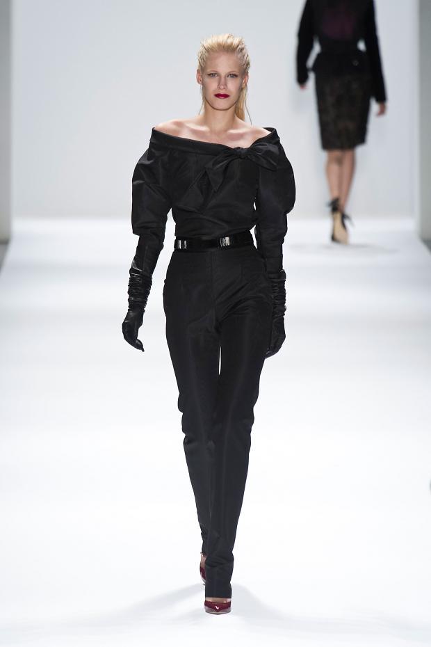 Carmen Marc Valvo 2013秋冬女装秀19.jpg