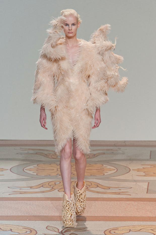 Iris Van Herpen 2013秋冬高级定制女装秀6.jpg