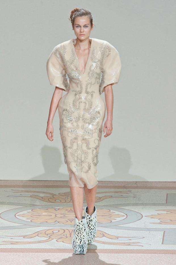 Iris Van Herpen 2013秋冬高级定制女装秀10.jpg