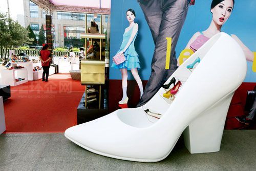 百丽从鞋业跨界女装:究竟会是喜剧还是闹剧?