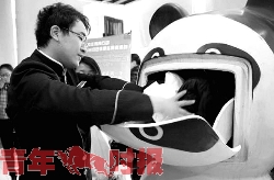 杭州每年3万吨旧衣被扔 环保组织将回收旧衣二次处理0.jpg