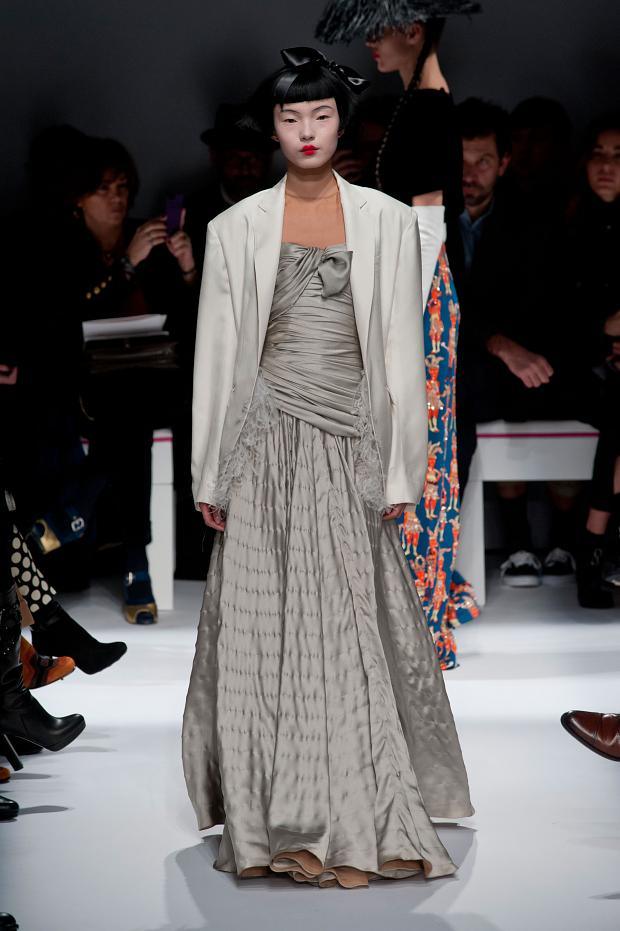 Schiaparelli 2014春季高級定制時(shí)裝發(fā)布秀13.jpg