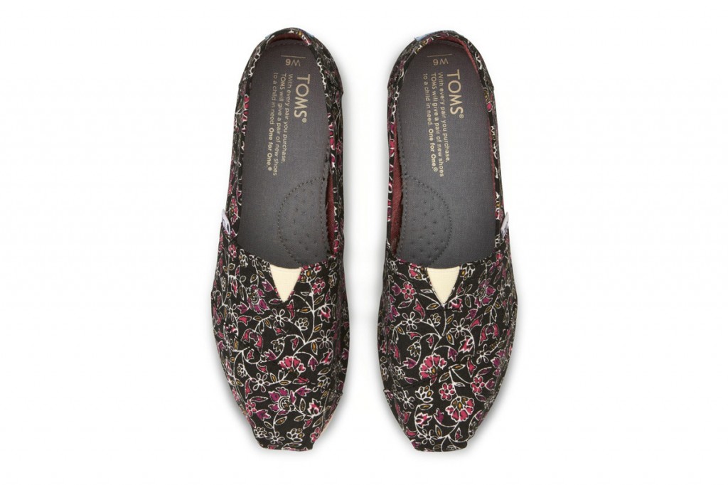 美国时尚品牌汤姆布鞋 (Toms Shoes)推出2014春季印花鞋履3.jpg