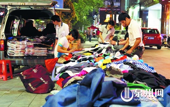 品牌服装缘何沦为路边货0.jpg