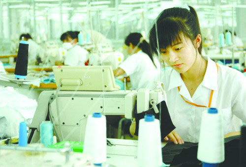 中国服装出口保持平稳增长 仍面临复杂环境0.jpg