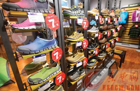 户外用品市场销量持续走高 “户外经济”渐入佳境0.jpg