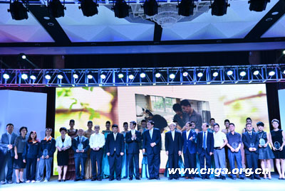 2014中国服装年度人物颁奖典礼在新疆乌鲁木齐举行0.jpg