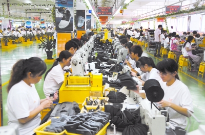 泉州市政府出台扶持政策 力挺纺织鞋服业发展0.jpg
