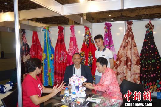 中国会展商在巴西举办国际纺织服装采购展0.jpg