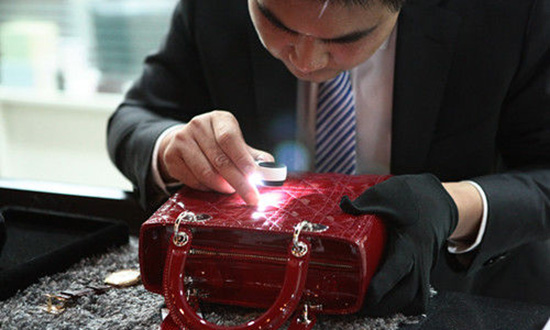 商务部帮忙奢侈品打假 拟建监管鉴定系统0.jpg