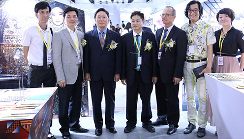 香港服装学院院长：中国服装企业转型遇人才瓶颈0.jpg