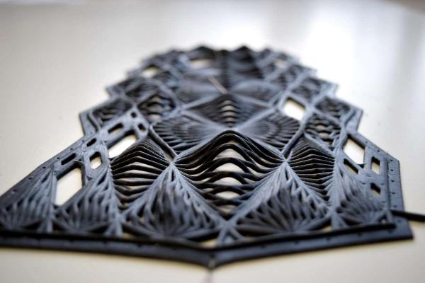 荷兰设计师设计会“呼吸”的3D打印服装0.jpg
