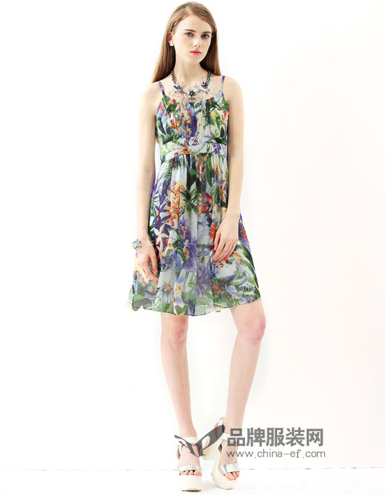 波西米亚裙装强势回归!TM100时尚女装2015夏季新品发布 1.jpg
