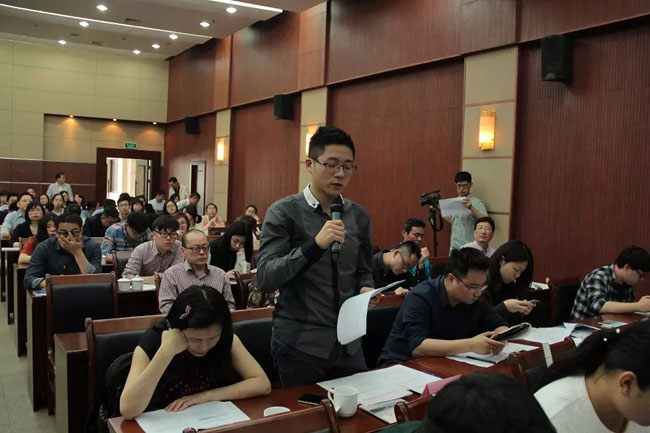 平湖服装：由做大向做强做精跨越1.jpg