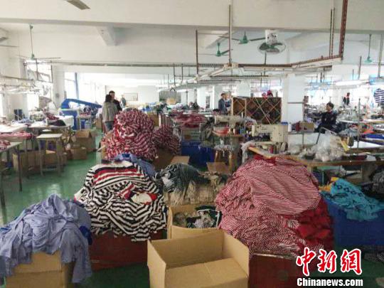 假冒“七匹狼”服装案主犯被惠州警方追捕落网1.jpg