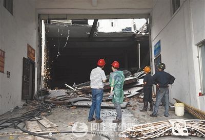 浙江温岭一鞋厂发生坍塌 已经造成12人死亡1.jpg