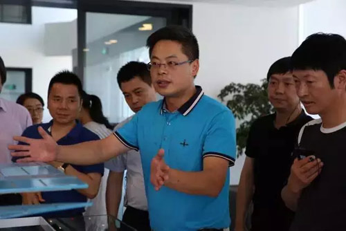 浙江服装行业协会一行莅临太平鸟集团交流访问1.jpg