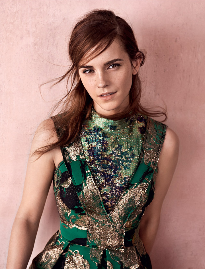 Emma Watson登封面展现女性美丽与自信1.jpg