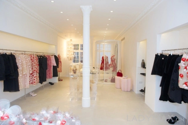 服装设计师Simone Rocha在伦敦开设的首家精品店0.jpg