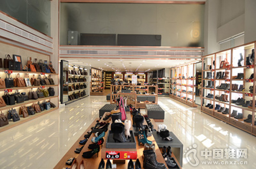 奥康国际签下美国第二大鞋类品牌斯凯奇0.jpg