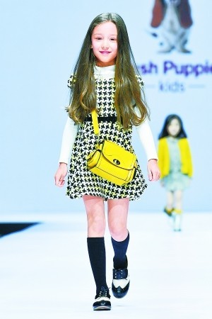 9场童装秀亮相中国国际时装周 设计师快速涌向童装市场 0.jpg