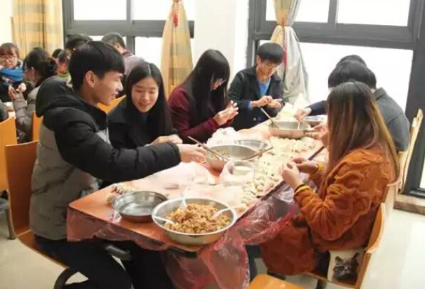 看浙江纺企留工新气象0.jpg