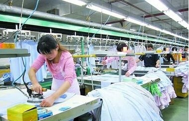 广东虎门外贸名镇 服装产业借电商实现转型0.jpg