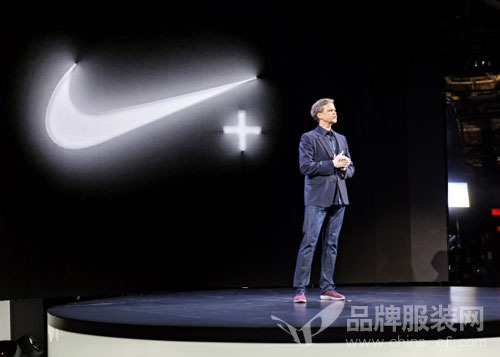 Adidas连发NMD风光得意 Nike忙挖角UA高管发多国队服0.jpg